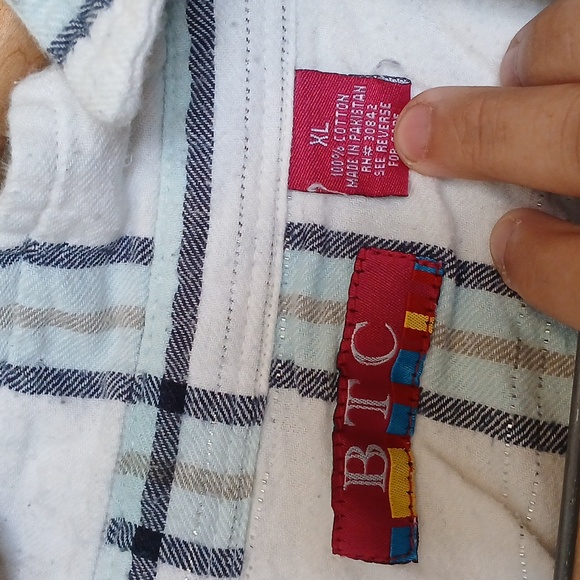 BTC woman's flannel XL - Picture 4 of 7